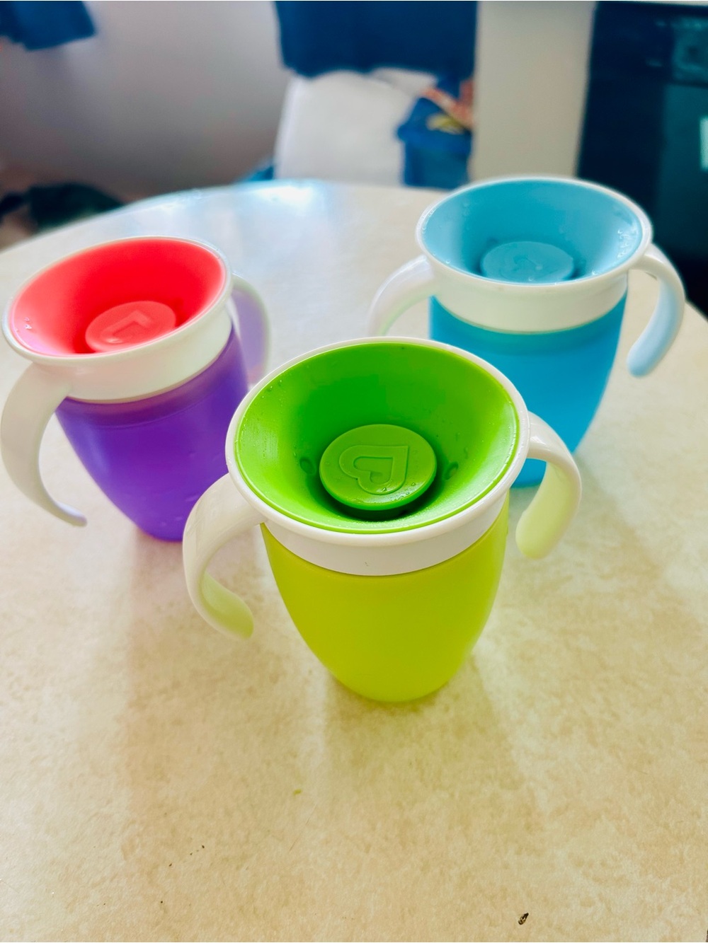 Set of 3 360 munchkin sippy cups